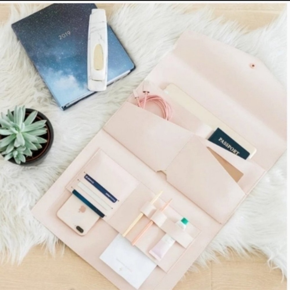 The Megan Portfolio Clutch Glass Ladder and Co Organizer in light baby Pink - Picture 5 of 11